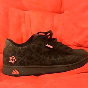 MAKE AN OFFER! Heartagram adio skate shoe